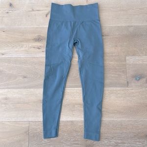 SET ACTIVE leggings. SIZE SMALL.